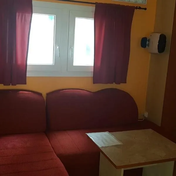 SunVillage Camp- Mobilházak Alsóörsön, hotel v destinaci Alsóörs
