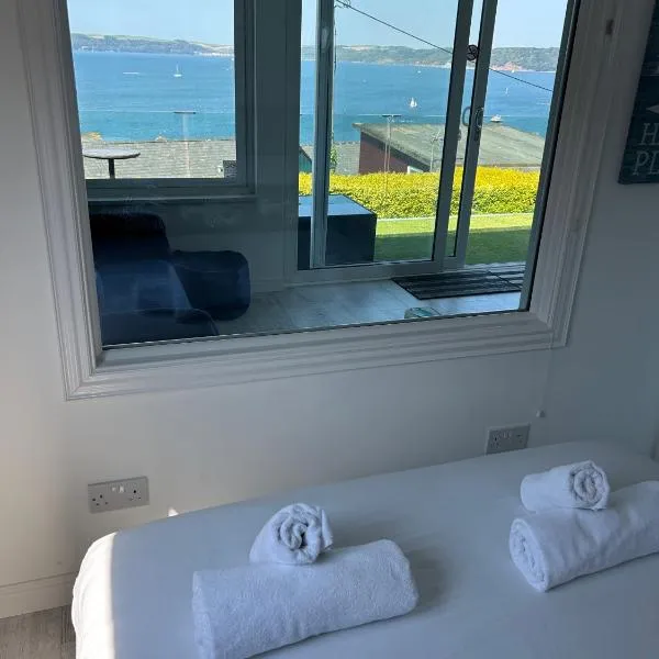 2 Bedroom Chalet With Sea Views, hotel in Plymouth