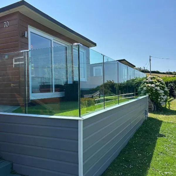 Bovisand Beach Area Chalet, 2-Bed Sea View with Gated Parking & BBQ – hotel w mieście Plymouth