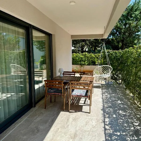 M Plus Residence, hôtel à Pinezići