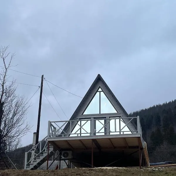 Едельвейс A-Frame, hotel in Tatariv