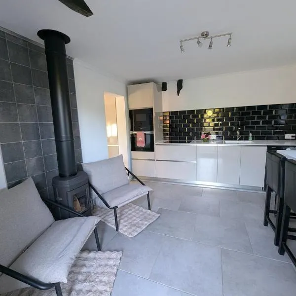 Tranquillity in a modern unit, hotel in Bazugues