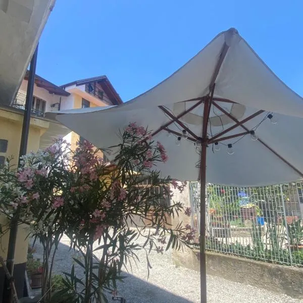 Casa Castagna is waiting for you! Welcome biker!, hotel v destinaci Villar Focchiardo