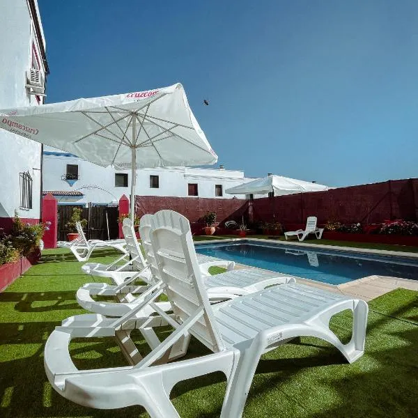 Hostal El Pinar, hotel v destinaci Montecorto