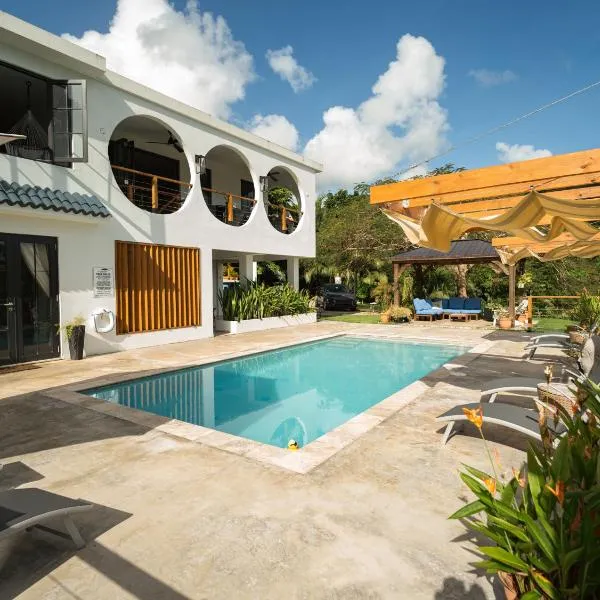 The Serene House Bed & Breakfast, hotel v destinaci Luquillo