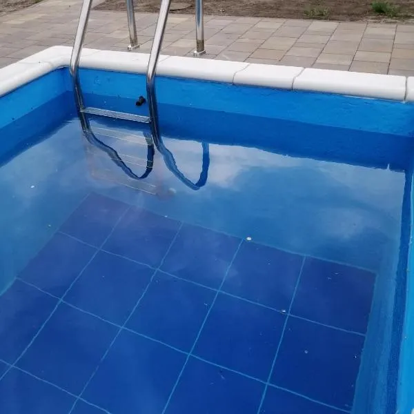 Дом с сауной и басейном на Теремках, hotel in Hatne