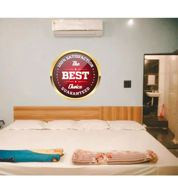 Shreeram guest house !near mahakaleshwer temple! fully aircondition -prime location with free parking!, viešbutis mieste Udžainas
