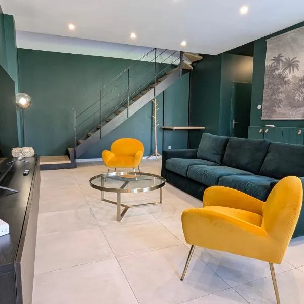 ColorChic 3 étoiles - Parking Privé Terrasse Clim - 120m2 Plein centre, hotel em Mèze