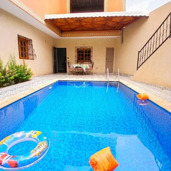 villa ourika complette, hotel in Sbiti