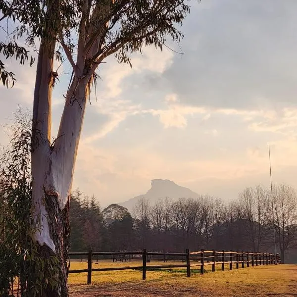Shiloh Country Cottage, hotel din Sani Pass