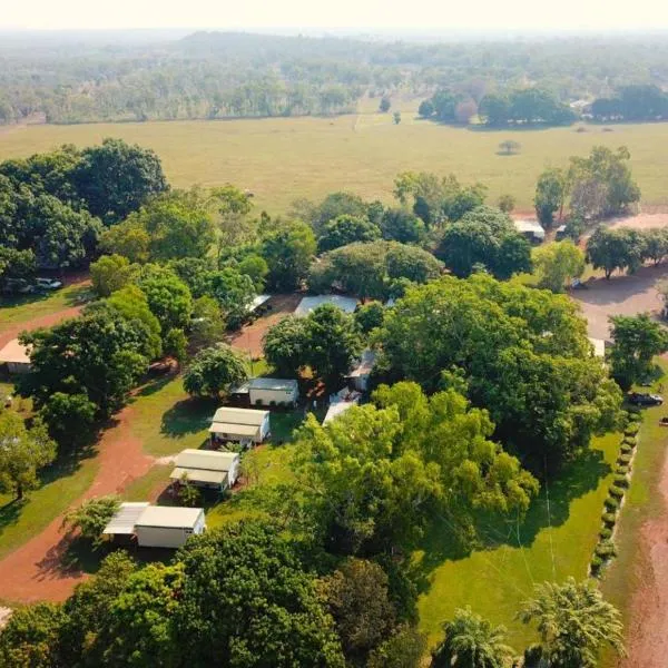 Banyan Tree Holiday Park, hotel in Rum Jungle Station