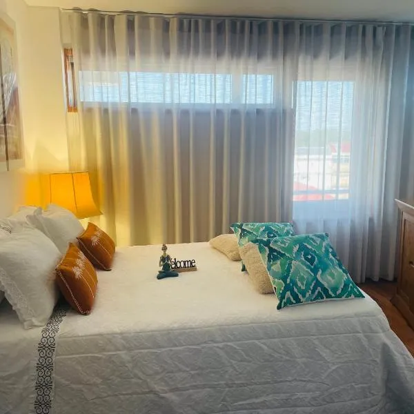 Free Wave Rooms, hotel in Maia