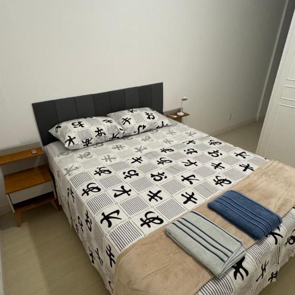 Apartamento aconchegante! 2 quadras da praia e metrô! - Foto 2