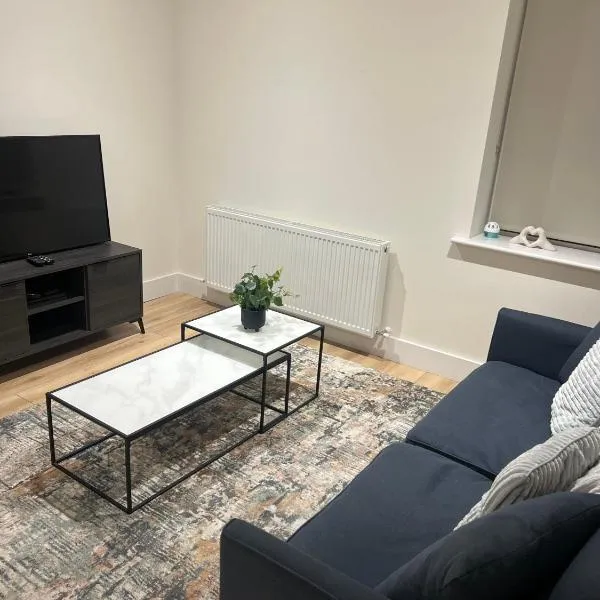 Classy gym apartment with 2 balcony, hotel v destinaci Dublin