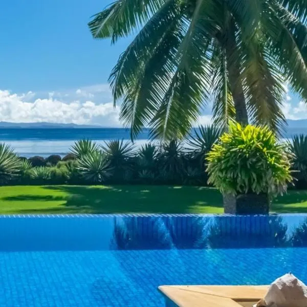 Aroha Taveuni Beachfront Bures, hotell sihtkohas Waiyevo