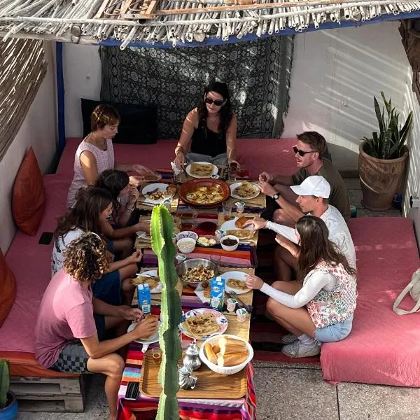 Emallayan Hostel, hotel v destinaci Imsouane