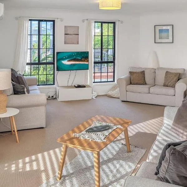 Milo's at the Bay by Experience Jervis Bay, отель в городе Винсентия