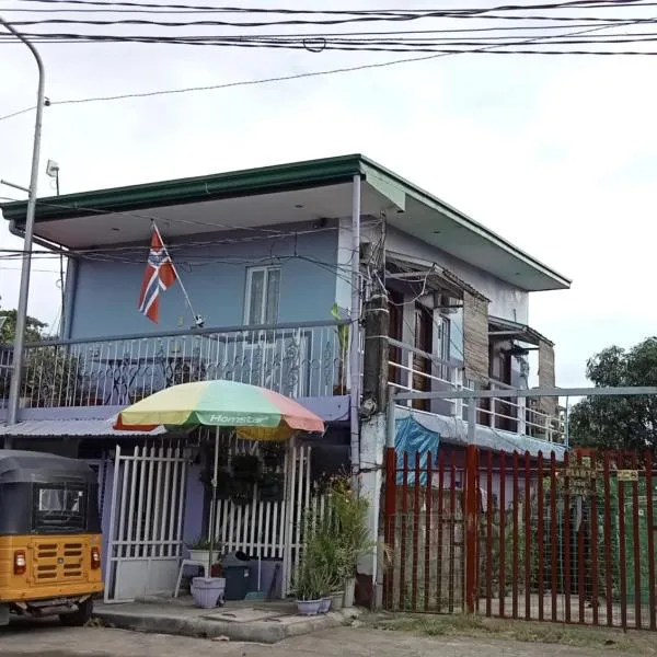 Purple Guesthouse, hotel v destinaci Nasugbu