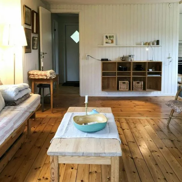 Summer House Near The Beach On Møn, hotel in Hovedskov