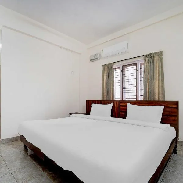 Collection O Pathanamthitta Near Mahatma Gandhi Statue, hotel in Pathanāmthitta