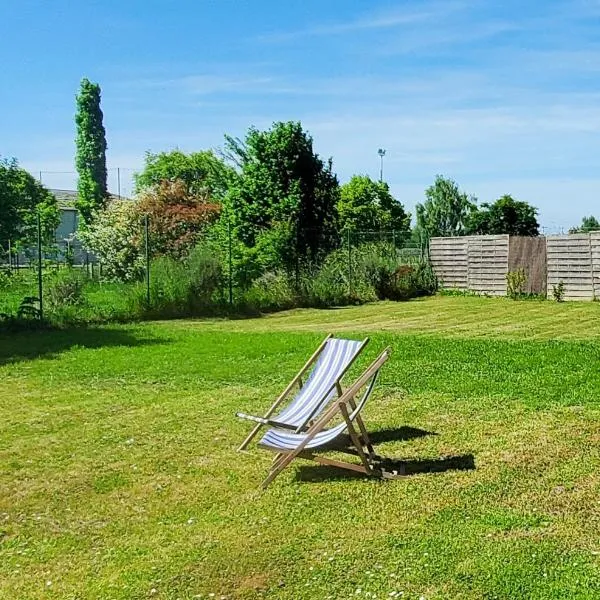 Gîte La petite maison des bords de Loire, hotel v destinácii Saint-Mathurin
