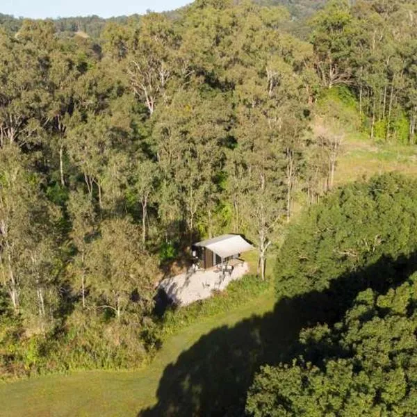 Hill Creek Tiny House 2 by Tiny Away, hotel a Perwillowen