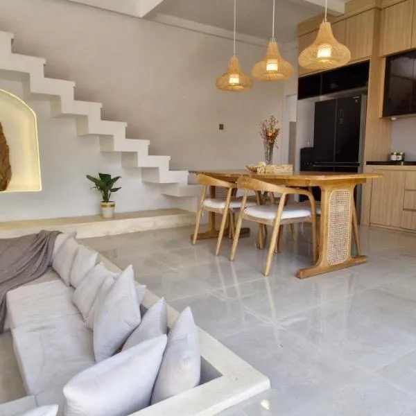 Peaceful 2BR House with Rice Field View Near Beach & Local Spots, hotell sihtkohas Mendaya