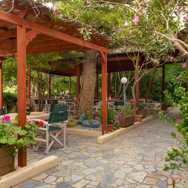 Apartments and Studios Xenophon, хотел в Матала