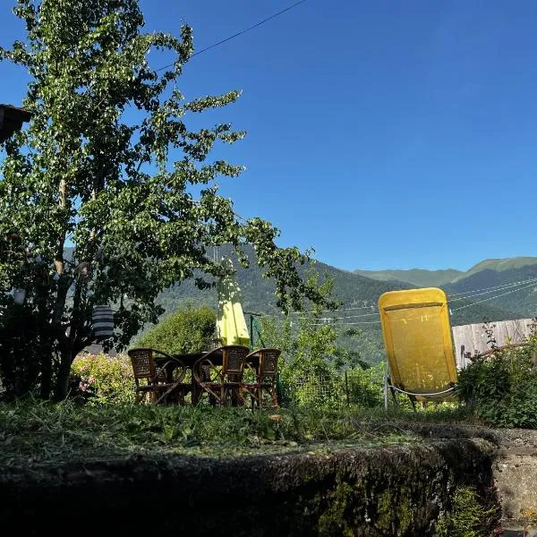 Maison de village avec vue sur les montagnes et jardin privatif, hotel v destinaci Montauban-de-Luchon