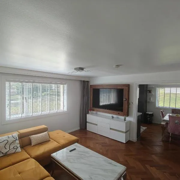 Modern 2 bedroom Ground Level Flat, hotel di Clydebank