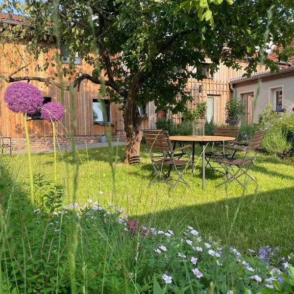 Kochstedter Wohnstuben - Wohnen mit Naturbaustoffen in der Bauhausstadt Dessau, hotel en Dessau