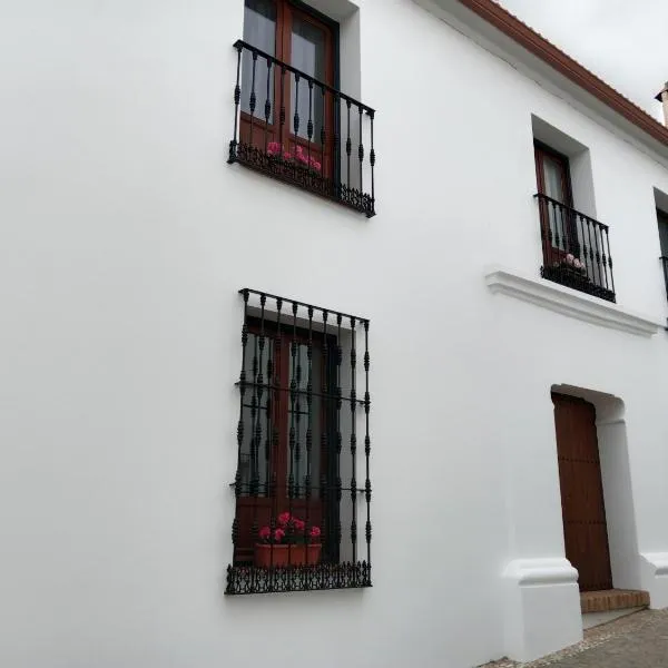 Casa de la Cruz, hotel in Encinasola