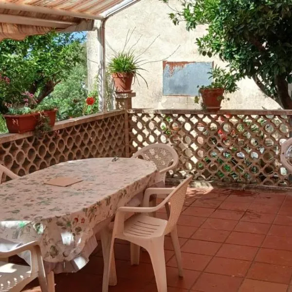 La casa della nonna, hotel in Perito