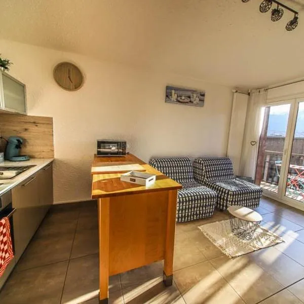 Studio au plan d eau, hotel in Embrun