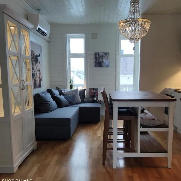 Charming central apartment, hotel in Narvik