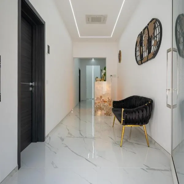 CrystalRooms, hotel in Leverano