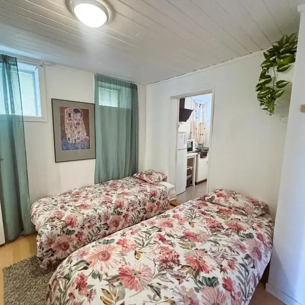 Center of Bodø, near the airport and the port to the Lofoten Islands, free coffee, hotel in Bodø