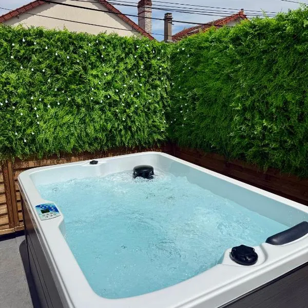 Appartement jacuzzi d'exception - proche Paris, hotel em Drancy