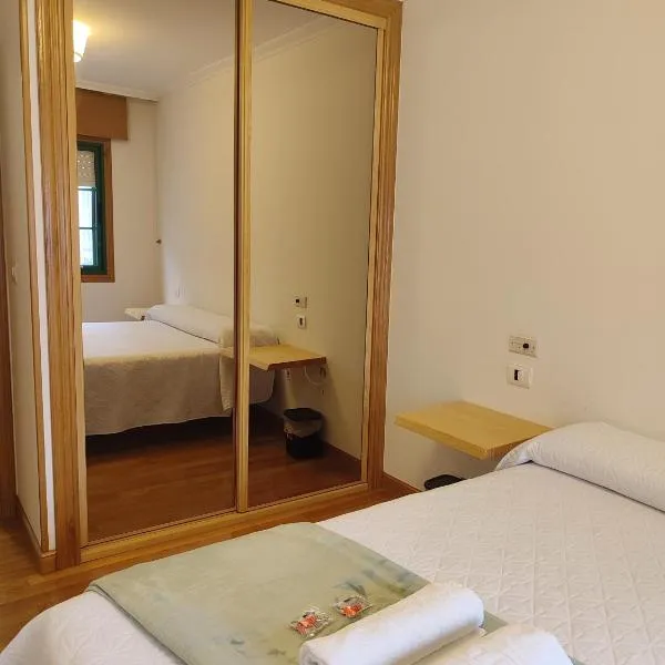 Pensión Armonía, hotel in Caldas de Reis