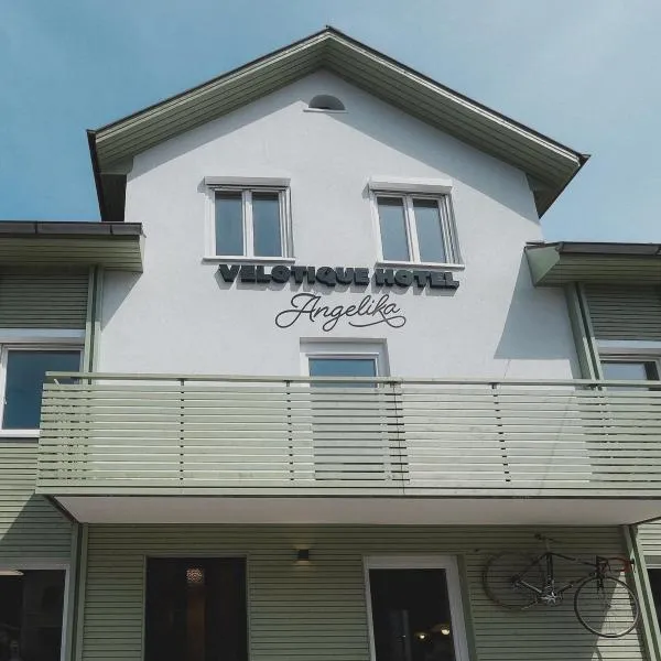 Velotique Hotel Angelika, hotel u gradu Hard