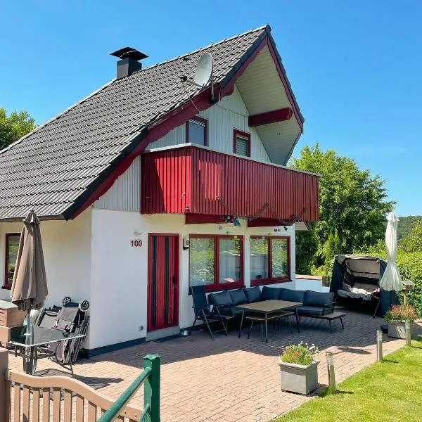 Ferienhaus "Bären Ecke" am See im Bergland, hotel in Kirchheim