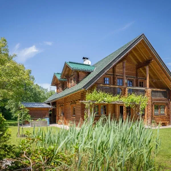 Das Josef - Idyllisches Blockhaus, barrierefrei, zwischen den Seen, hotel v destinaci Oberwang