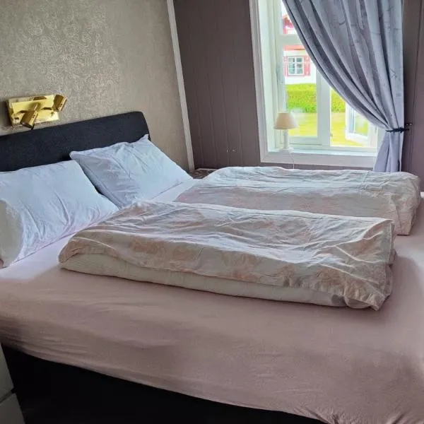 Øya husrom-dobbeltseng, hotel a Sarpsborg