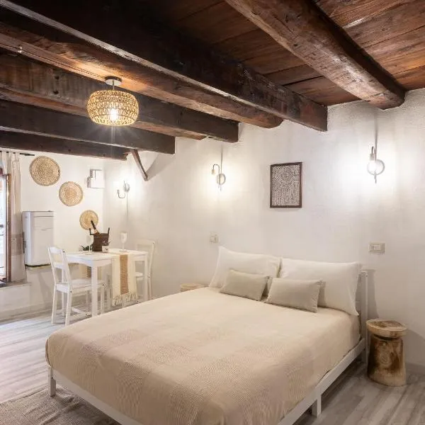 Centro storico di Alghero - Arc de San Martí, hotel v destinaci Alghero