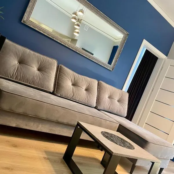 Apartament Navy Blue z tarasem, hotel v destinaci Serock
