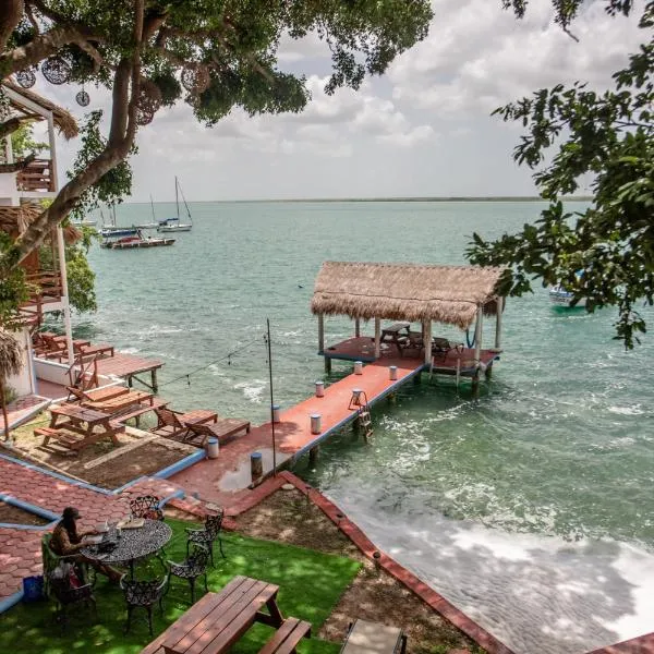 Seven Blue House Village & Lodge, hotel i Bacalar
