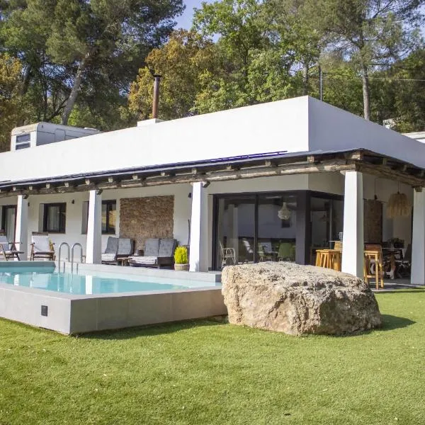LAMAGADA - Casa en Montseny con Piscina Salada, hotel em Seva