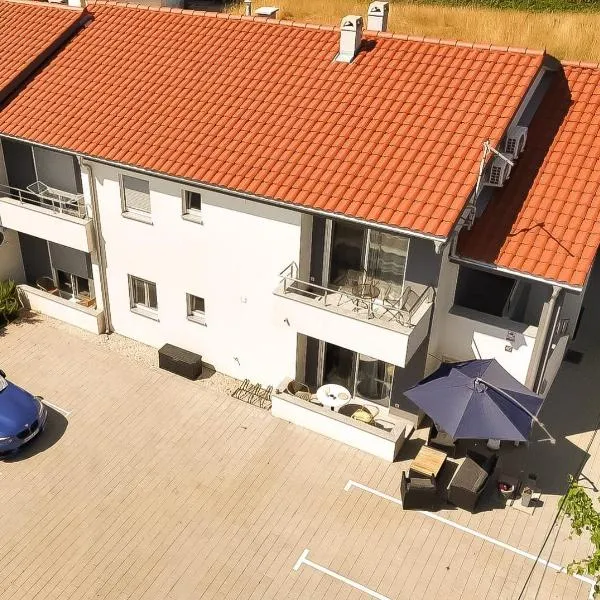Apartment Laura, Hotel in Zaton