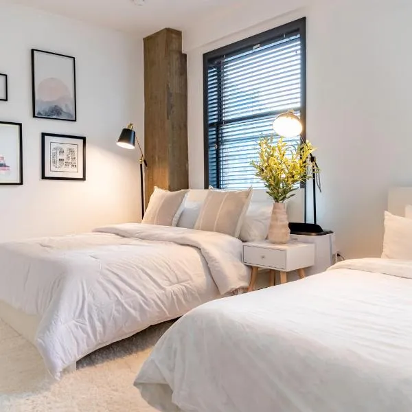 Stylish loft 2 queens & 2 sofas, hotel v Los Angeles