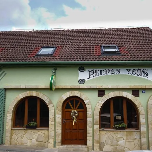 Rendezvous, hotel ve Valticích